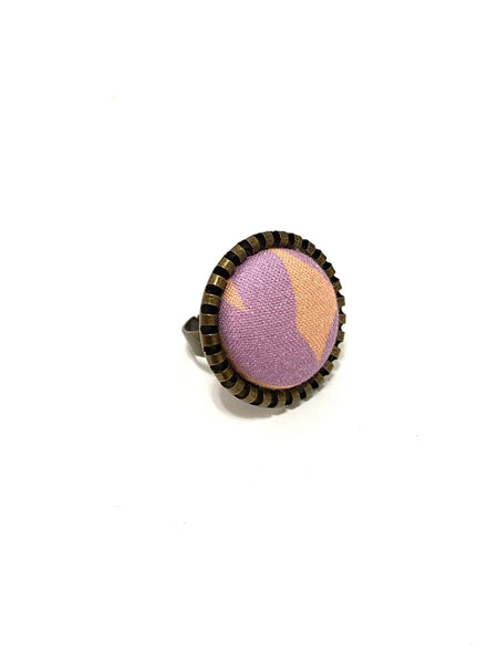 BOTÓN DE AZÚCAR- Adjustable Ring - Simple Brass Tone - Lavender and Salmon