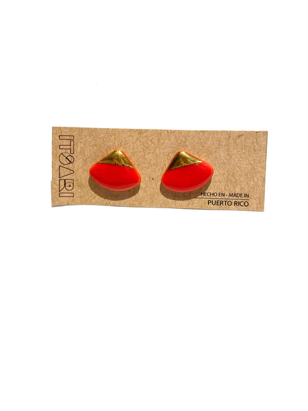 ITSARI- 22k Detail Studs - Curved Triangle (more colors available)