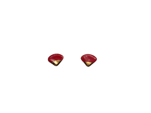 ITSARI- 22k Detail Studs - Curved Triangle (more colors available)