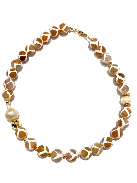 HC DESIGSN- Colored Agate with Pearl Accent Short Necklace